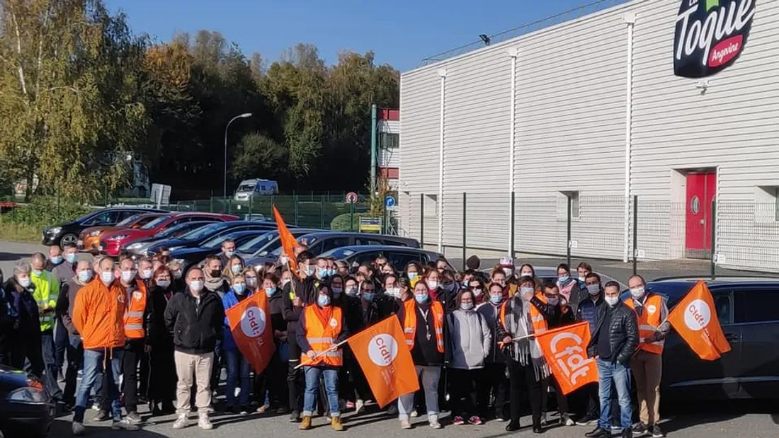 Débrayage Toque Angevine Segré_04 11 21_CFDT